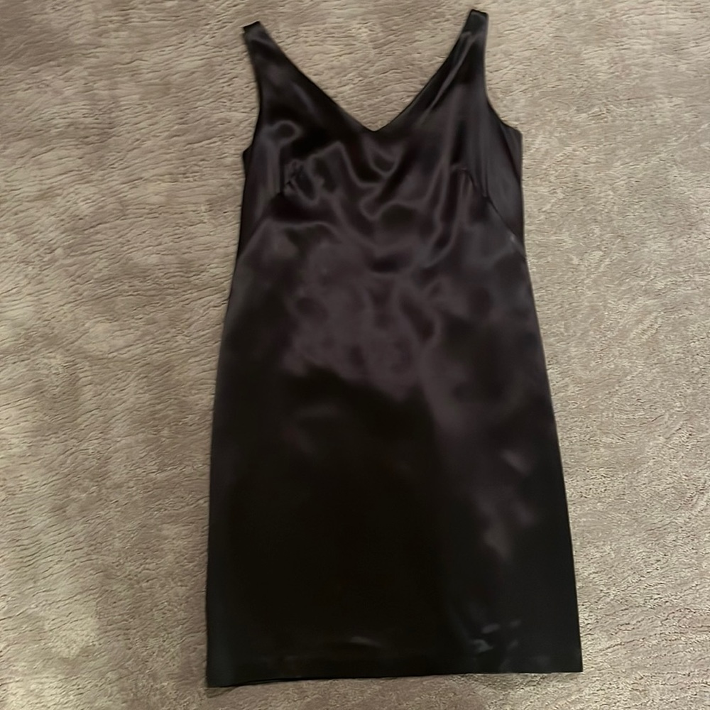 Gap classic double V dress